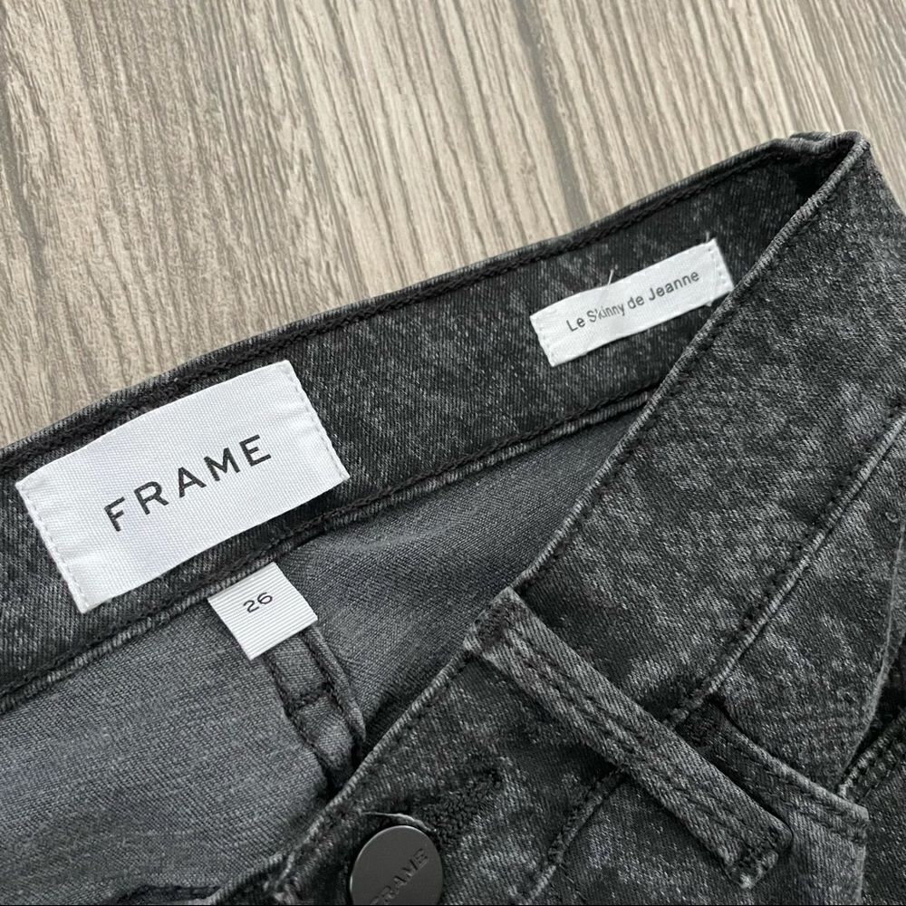Revolve FRAME - Le Skinny Jeans De Jeanne Tonal Python - Picture 9 of 12